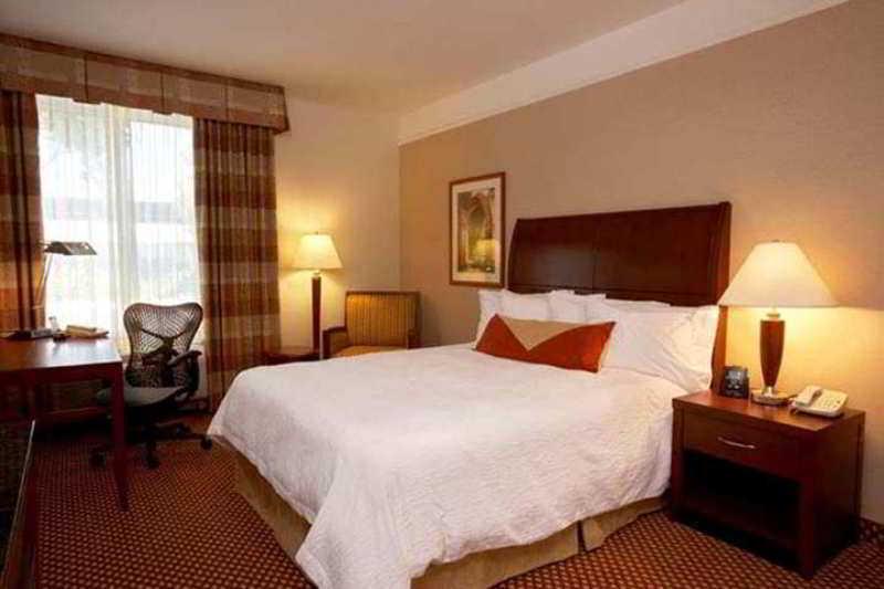 Hilton Garden Inn Cincinnati/Sharonville Ngoại thất bức ảnh