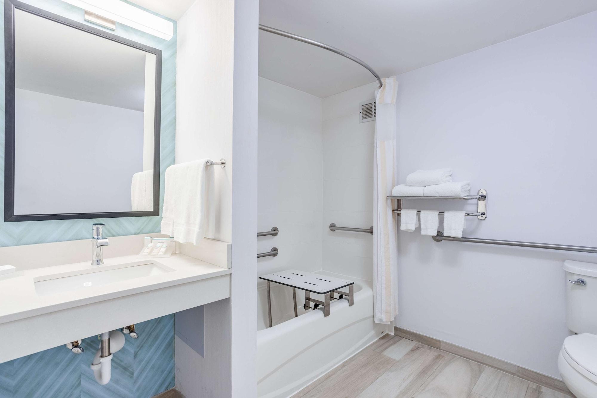 Hilton Garden Inn Cincinnati/Sharonville Ngoại thất bức ảnh